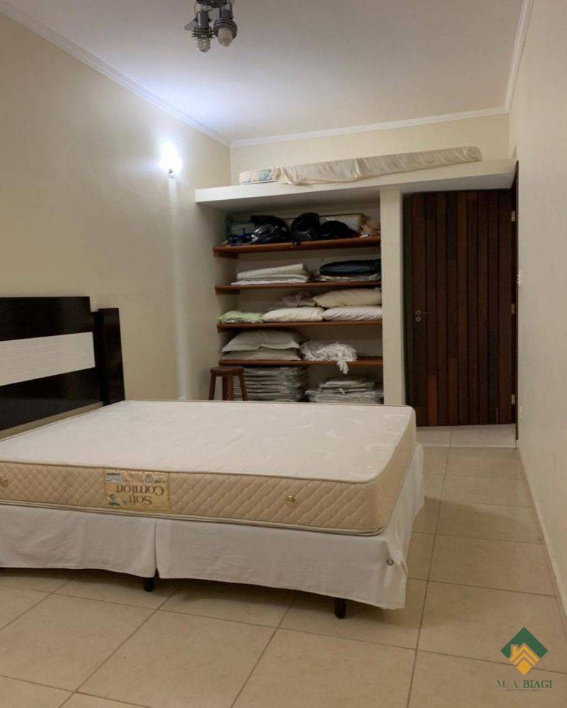 Casa, 3 quartos, 294 m² - Foto 1