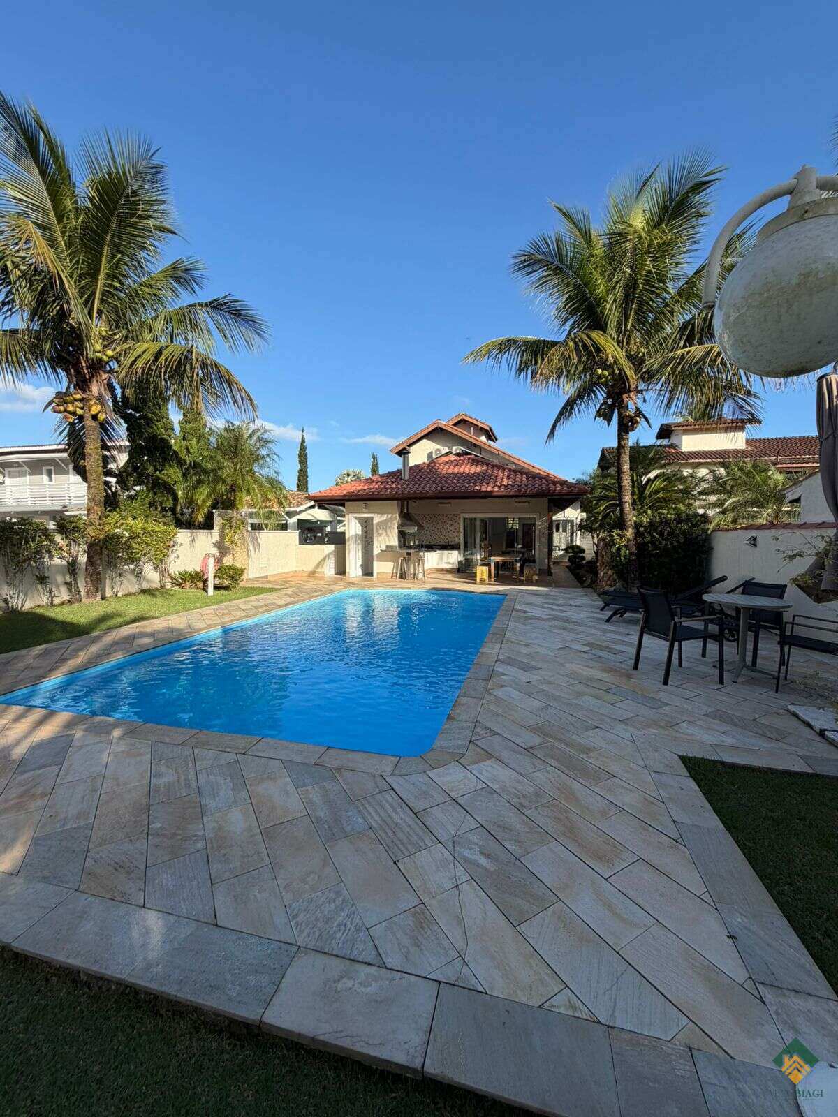 Sobrado à venda em Bertioga, Morada da Praia, com 4 quartos - M.A. Biagi Corretora de Imóveis